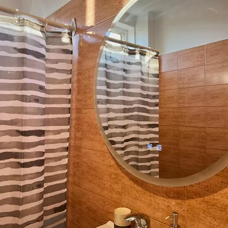 Lola's House טיראנה