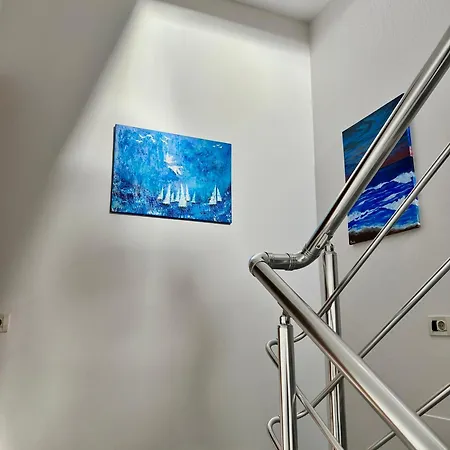 דירה Lola's House