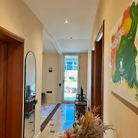 Lola's House Tirana